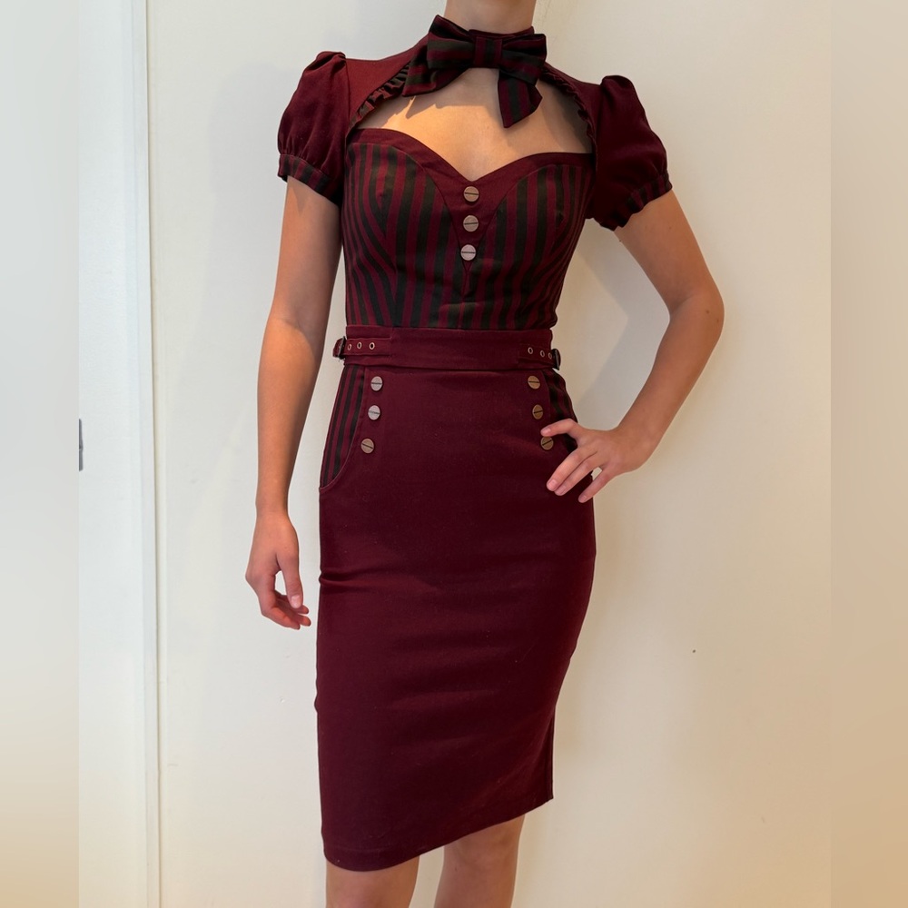 Chic Burgundy Striped dress - Picture 5 of 9